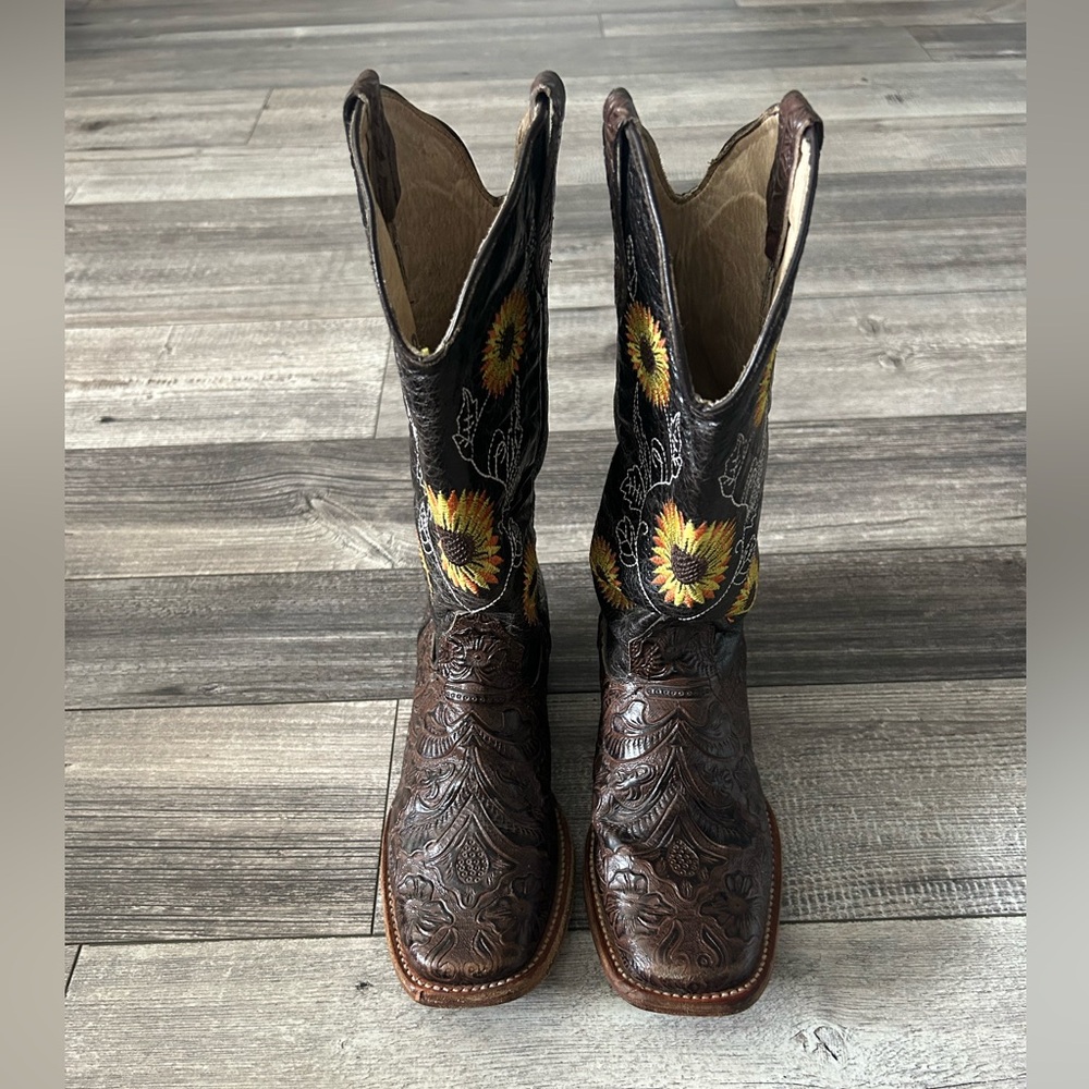 Cowboy boots size 23cm or 6.5 in USA for women